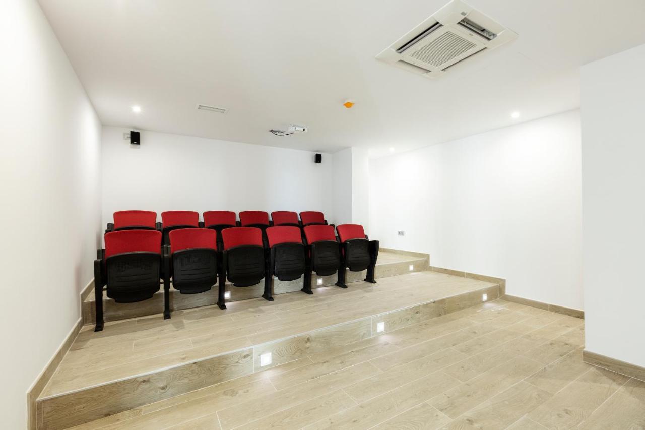 Apartamentos Martalia Nerja 토록스 외부 사진